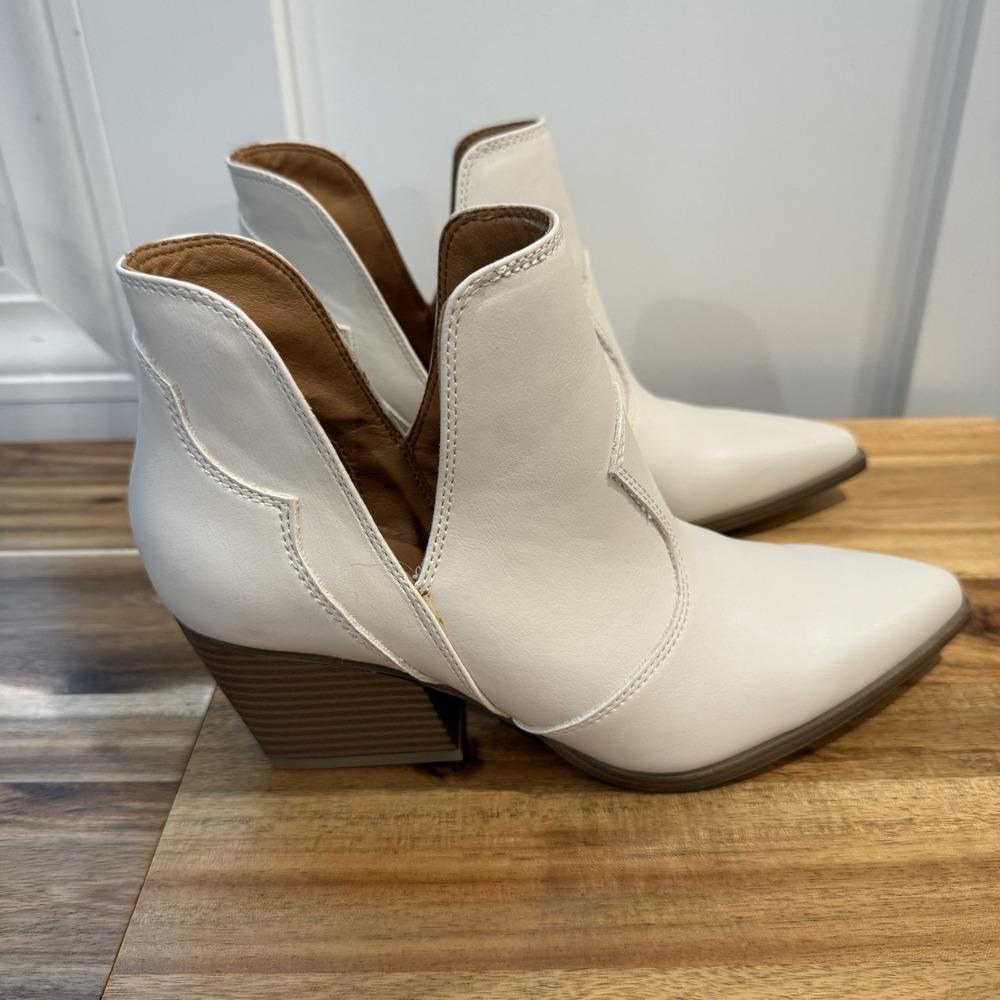 Indigo Rd White Western Cowboy Ankle Boots 8M Pointed Toe Cowgirl Booties